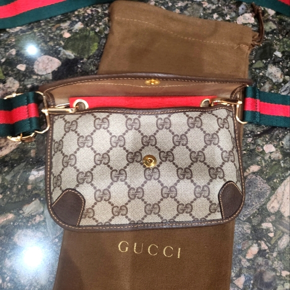 Authentic Gucci Sherry Clutch, Bum Bag, Belt Bag, Waist Bag, or Crossbody Bag - Picture 3 of 12